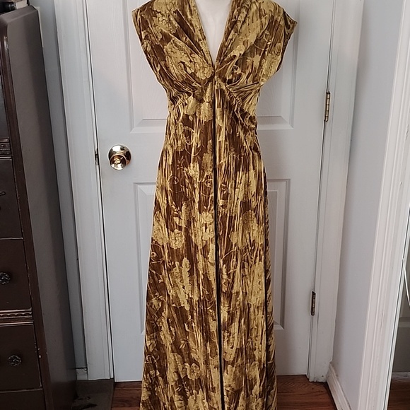 Unique Vintage Dresses & Skirts - Unique Vintage Chartruese Floral Velvet Dress
